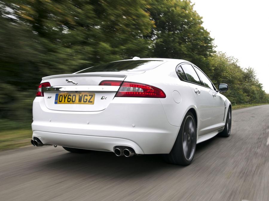  Jaguar XFR Black Pack 2010 года  (UK) (фото 2 из 5)